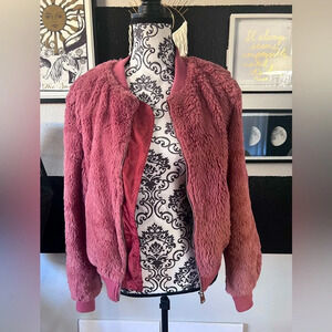 Love tree women’s bomber jacket in blush pink faux fur size 1X